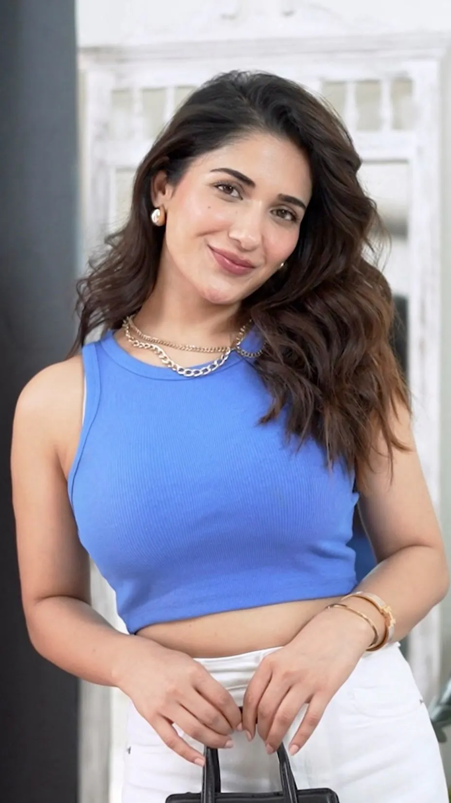 Ruhani Sharma - ruhani-sharma-sexy-21.webp